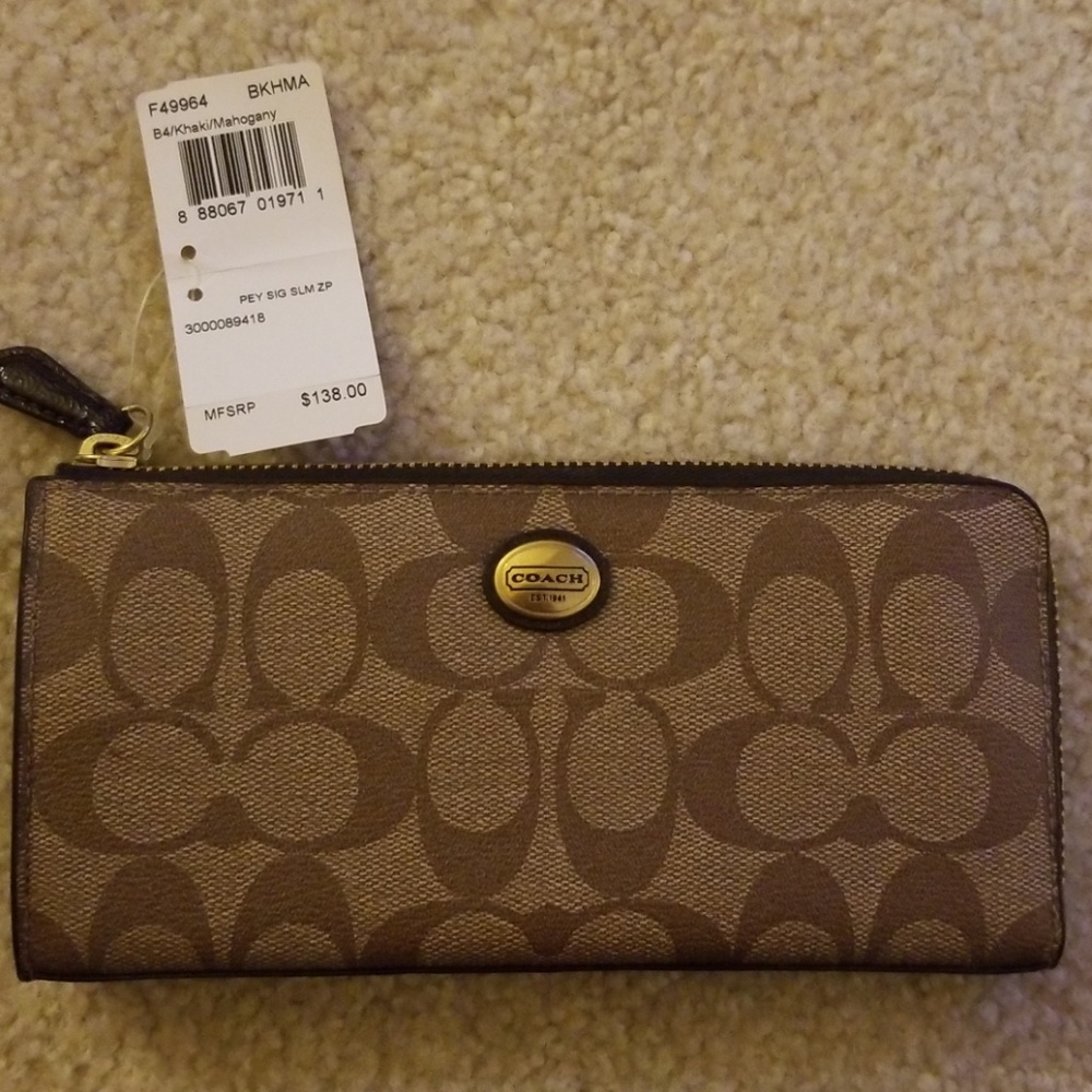 Coach Peyton signature slim zip wallet